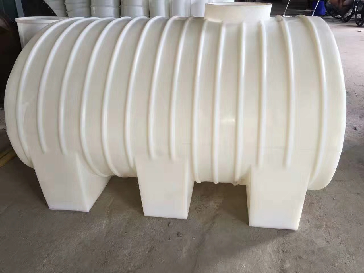 臥式3噸5噸塑料桶，塑料水塔